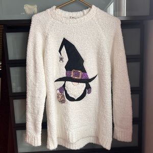 White pullover sweater women’s large with Gnome character